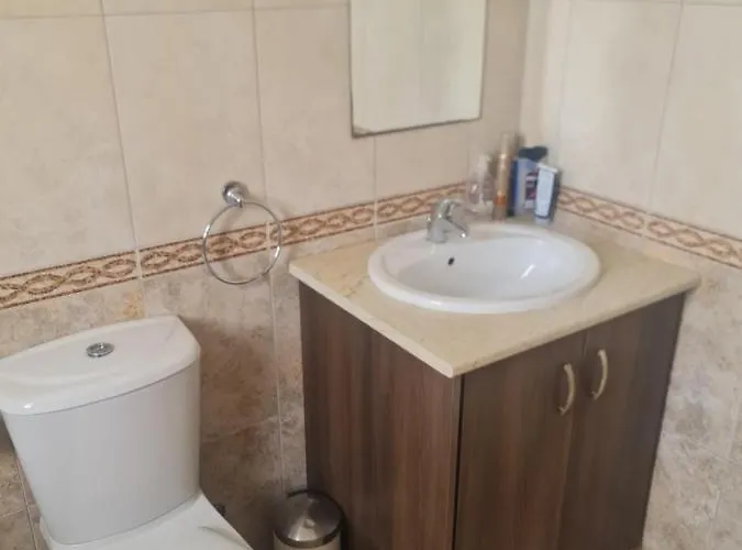 Top Floor 1 Bdrm Aprtrmnt * Dromolaxia