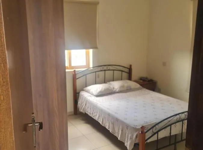 Top Floor 1 Bdrm Aprtrmnt