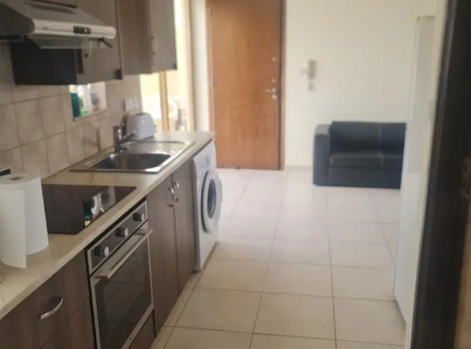 Top Floor 1 Bdrm Aprtrmnt Апартаменты Dromolaxia