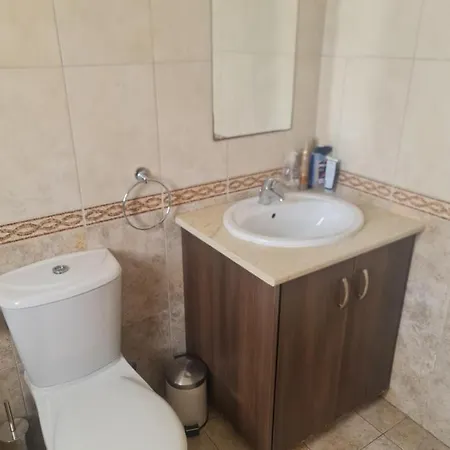 Top Floor 1 Bdrm Aprtrmnt * Dromolaxia