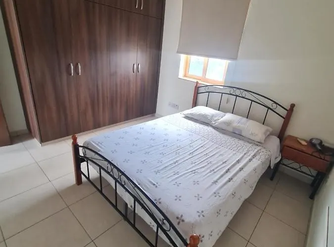 Top Floor 1 Bdrm Aprtrmnt